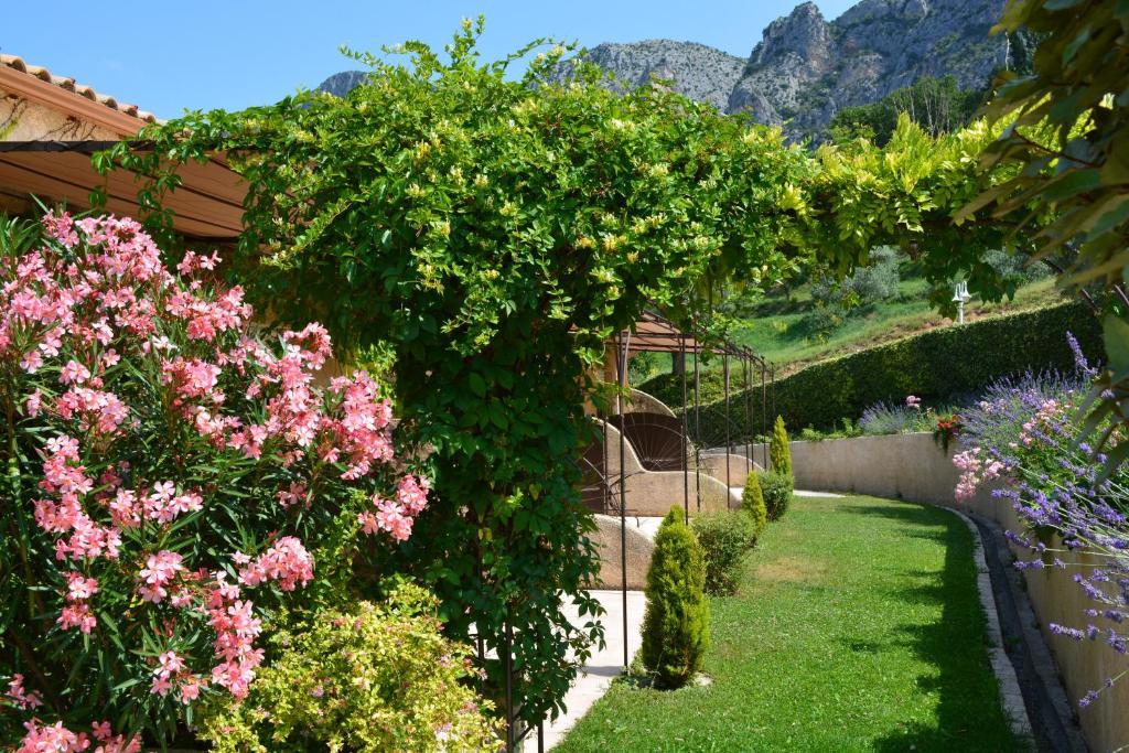 Hotel Le Colombier موستيه سانت ماري المظهر الخارجي الصورة