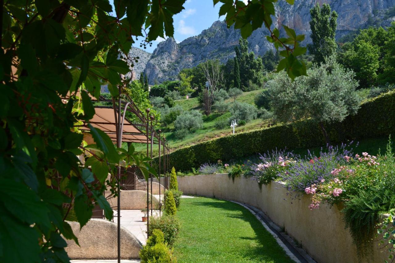 Hotel Le Colombier موستيه سانت ماري المظهر الخارجي الصورة