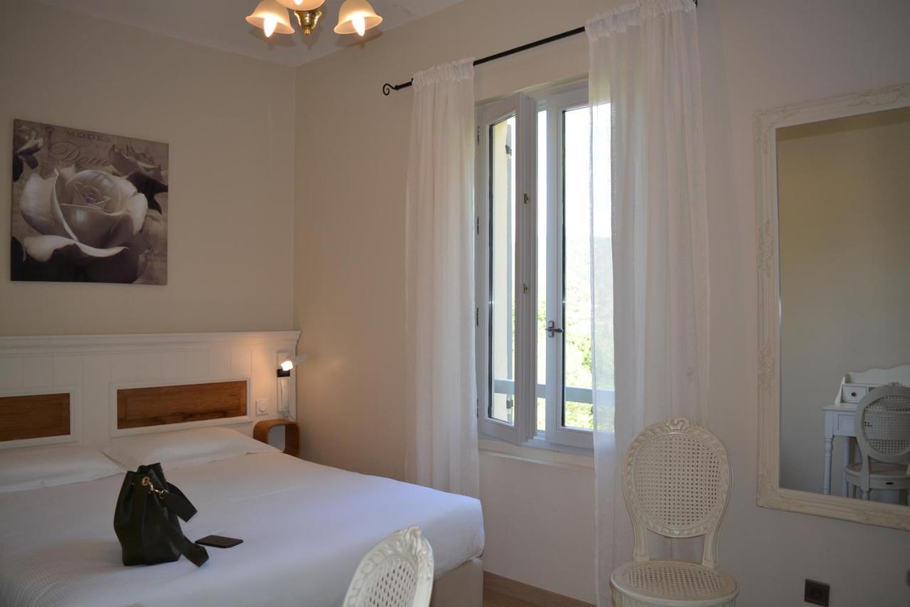 Hotel Le Colombier موستيه سانت ماري المظهر الخارجي الصورة